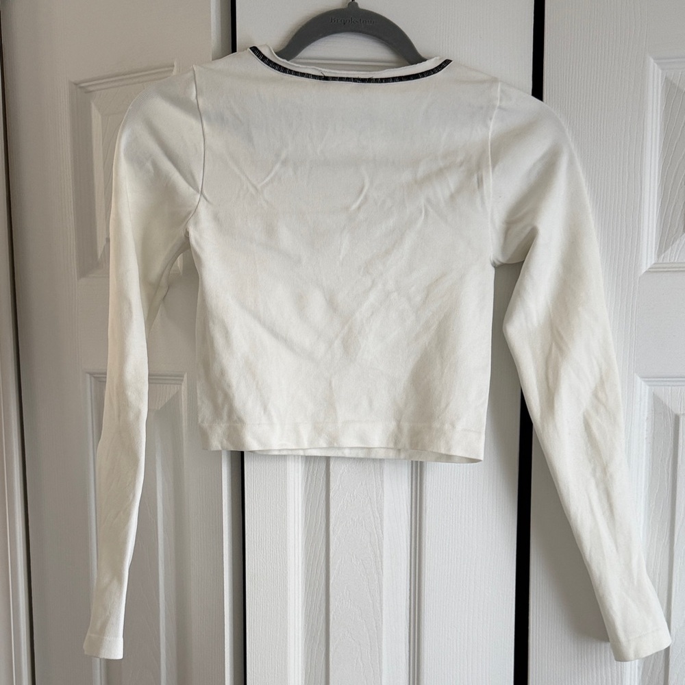 Sincerely Jules White Cropped Long Sleeve Top with Black Trim - Picture 2 of 3